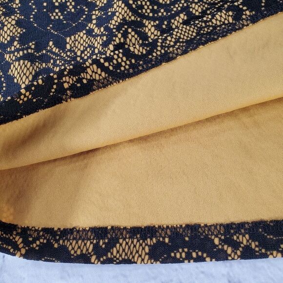 🔹️Divided H&M Yellow & Black Floral Print Lace Overlay Mini Skirt Size 6 - Picture 8 of 11